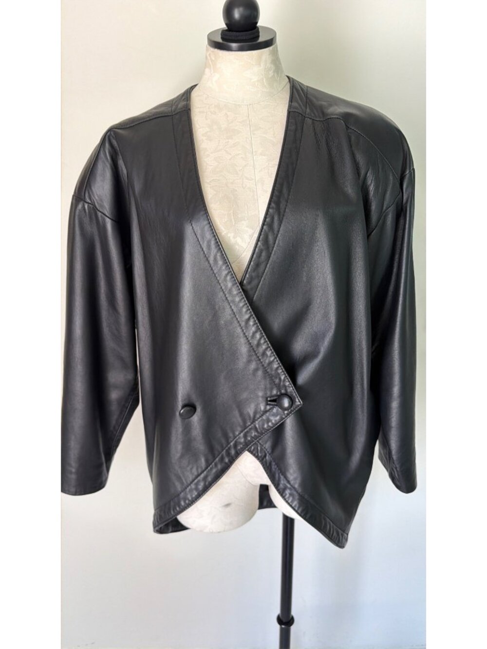 Vintage Womens Cocoon-style Double Breasted Collarless Leather Jacket Size 8
